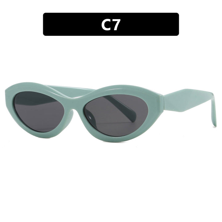 Ladies Cat-Eye Sunglasses with Stylish Frame Bowlift