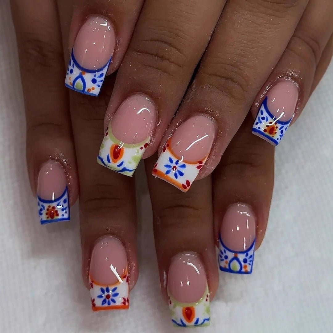 Creative Nail Art with Exotic Leaf Design Bowlift