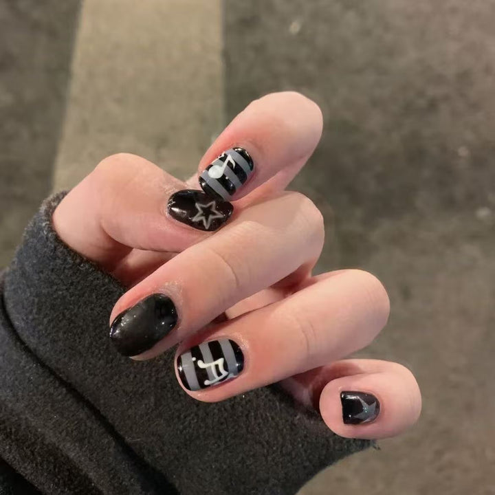 Artistic Cat-Themed Press-On Nail Art Set Bowlift