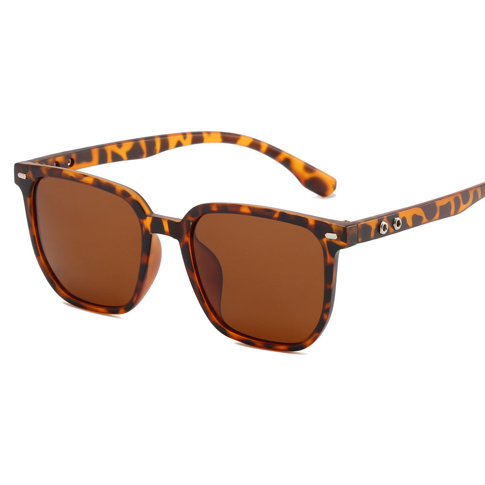 Women’s fashionable sunglasses in trendy tortoiseshell design Bowlift