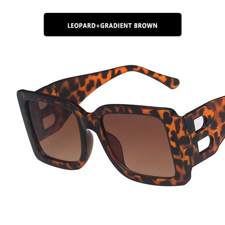 Ladies fashionable sunglasses in trendy leopard design Bowlift