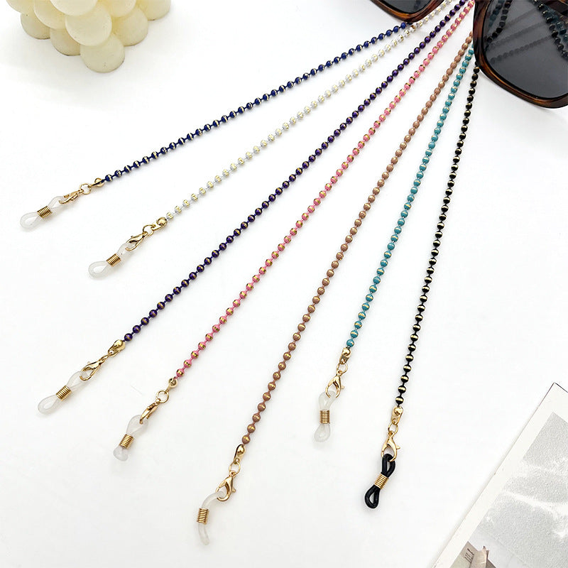 Eyewear Chain with Elegant Detailing Bowlift