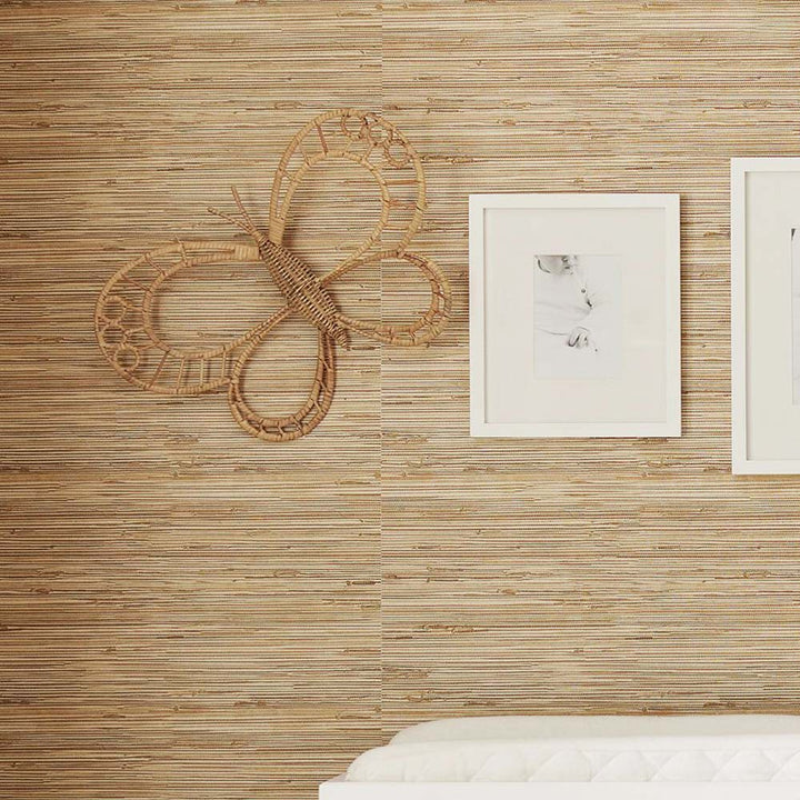 Decorative wall hanging in butterfly design Bowlift
