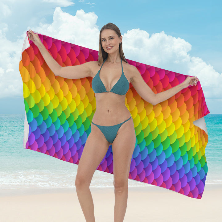 Beach towel with vibrant tropical plant motif Bowlift