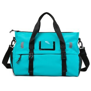 Sporty travel bag with innovative carrying system and durable material Bowlift