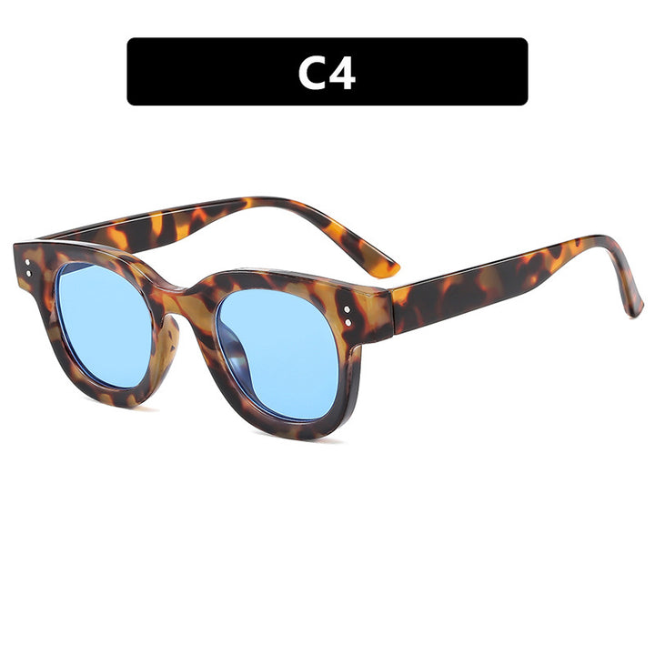 Ladies stylish sunglasses with distinctive design and polarized lenses Bowlift