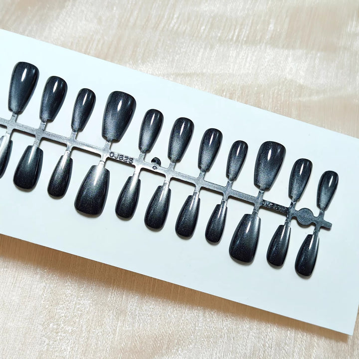 Shiny artificial nails with shimmering finish Bowlift