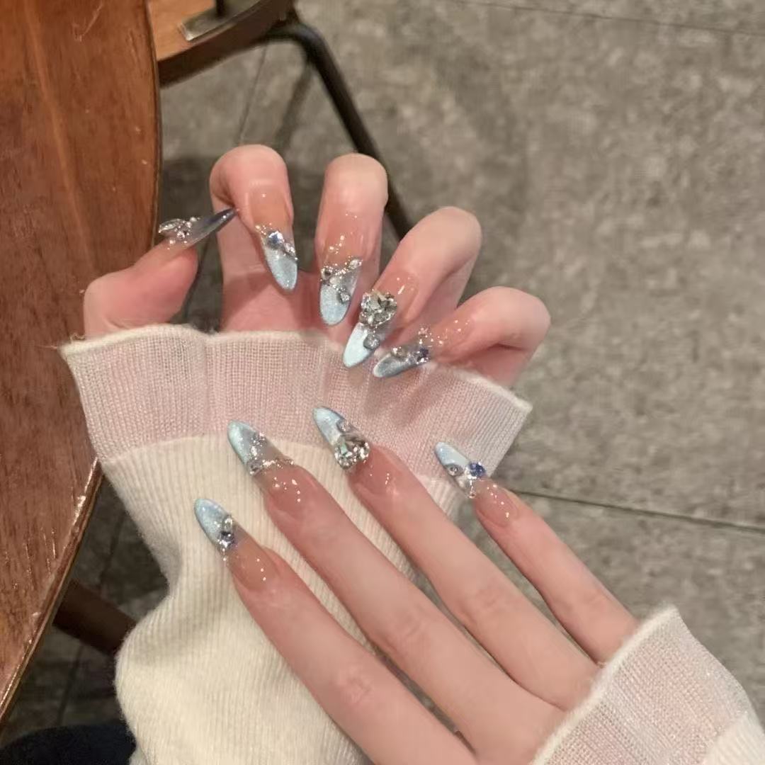 Elegant Crystal-Embellished Press-On Nails Bowlift