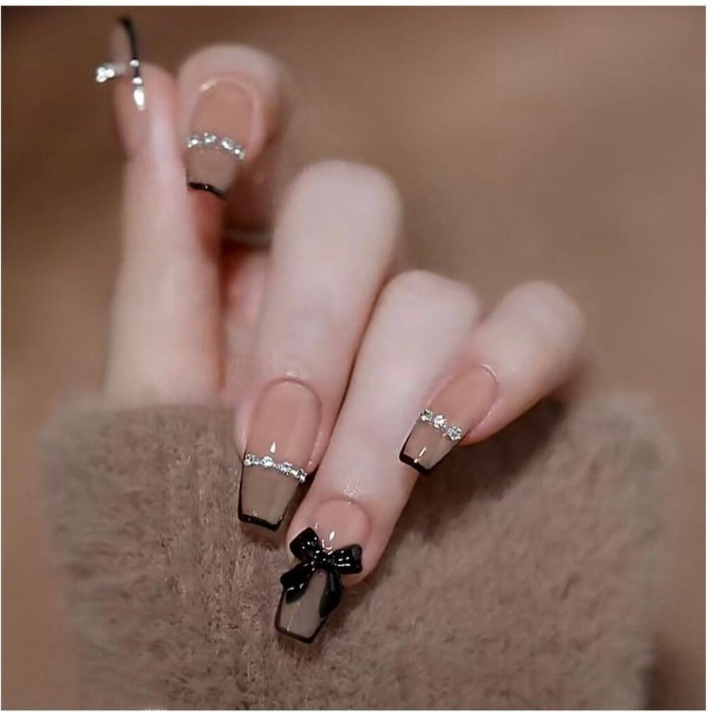Festive Holiday Themed Press-On Nail Art Bowlift