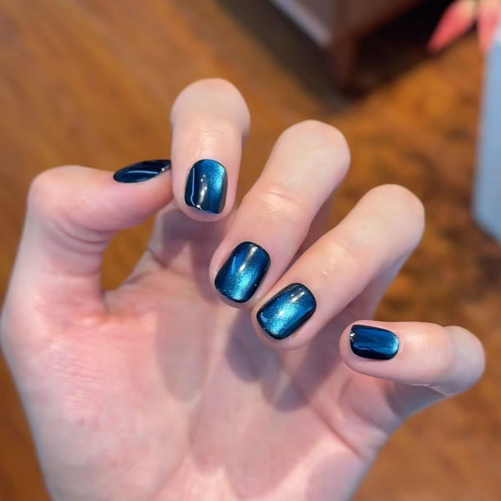 Glamorous Metallic Press-On Nails Bowlift