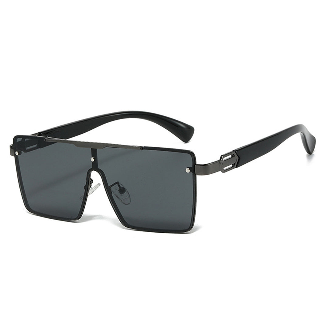 Women Fashionable Oversized Sunglasses in Exclusive Tortoiseshell Design Bowlift