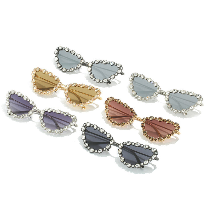 Heart-Shaped Rhinestone-Embellished Sunglasses Bowlift