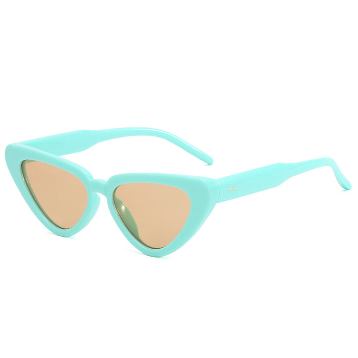 Ladies stylish Cat-Eye sunglasses with striking design Bowlift