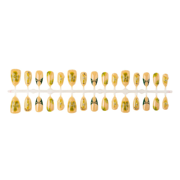 Artificial nail set with filigree floral accents Bowlift
