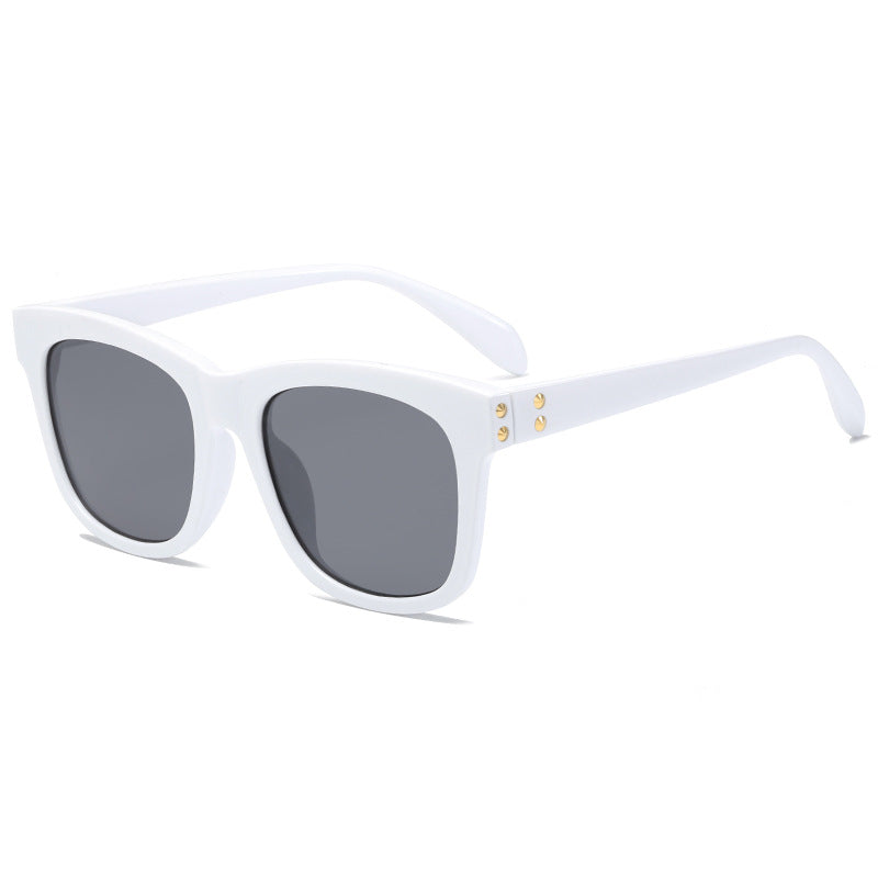 Ladies fashionable sunglasses in contemporary design Bowlift