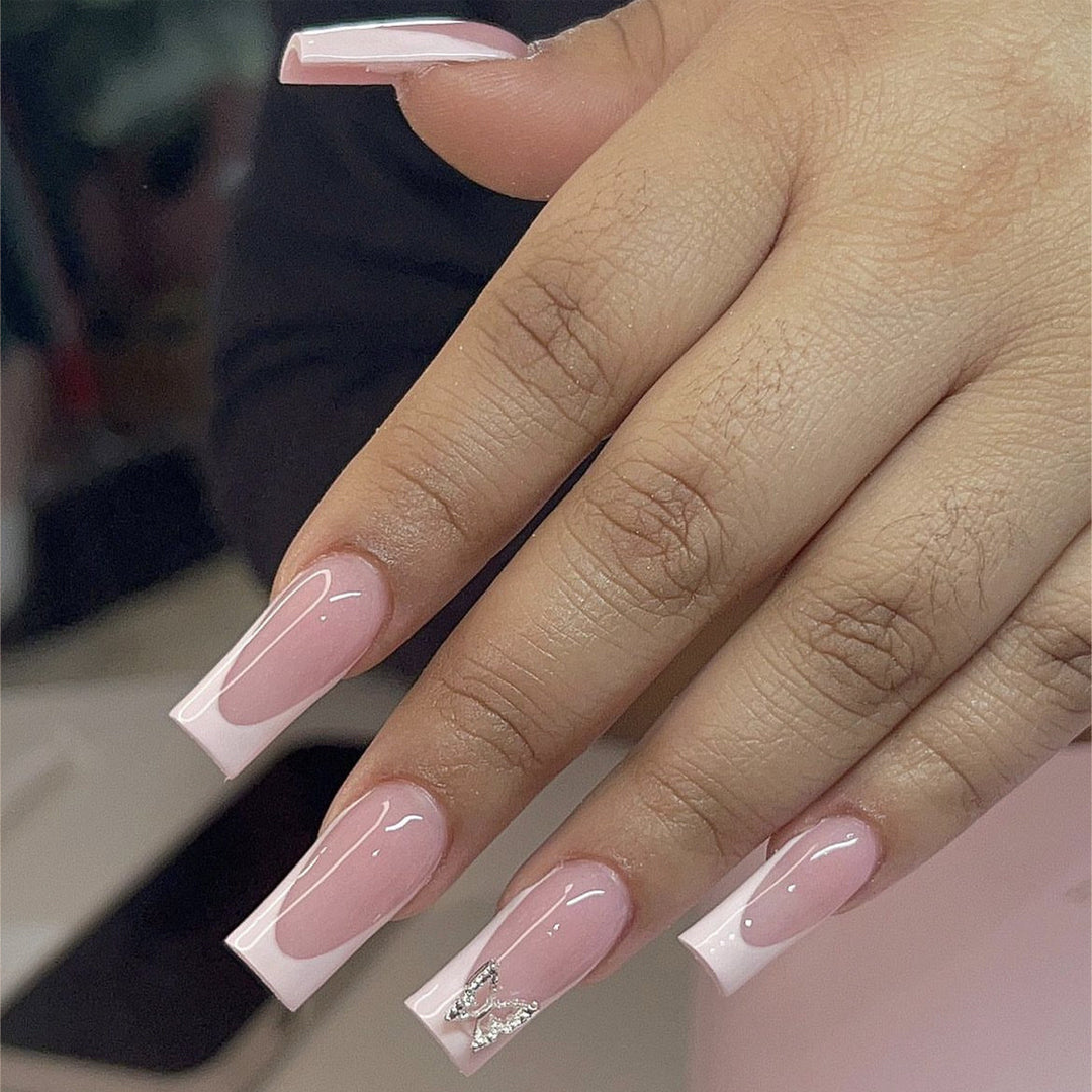 Nail art set with elegant high-gloss finish and creative accents Bowlift