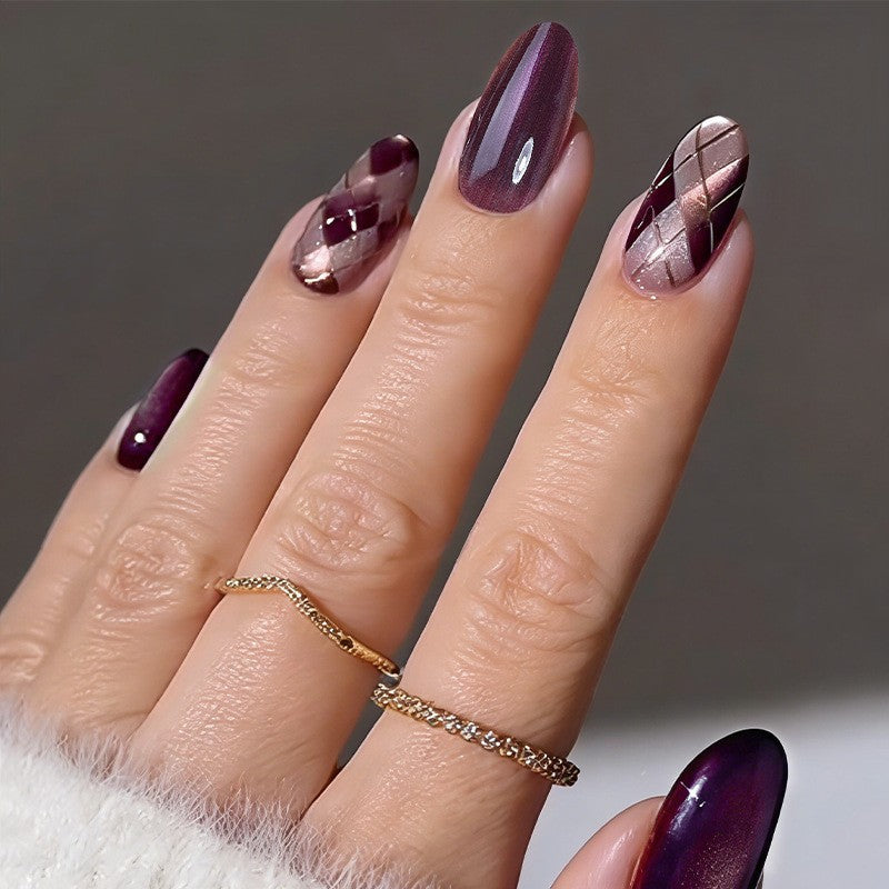 Elegant Chic Press-On Nail Set Bowlift