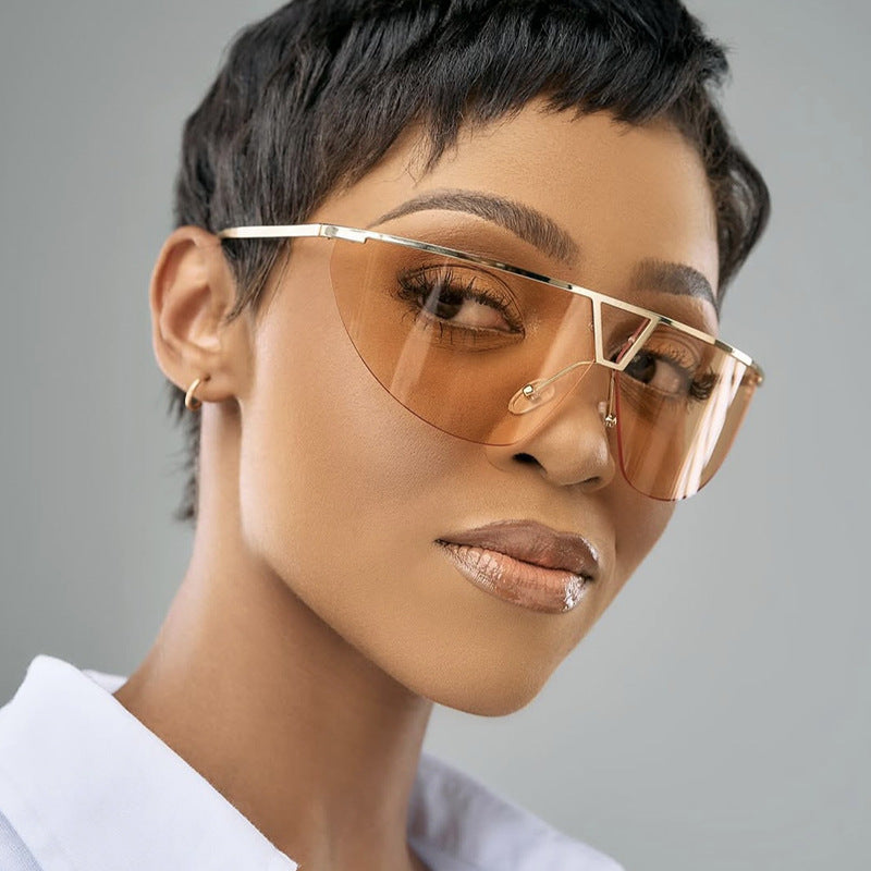 Women's futuristic sunglasses with protective metal frame Bowlift