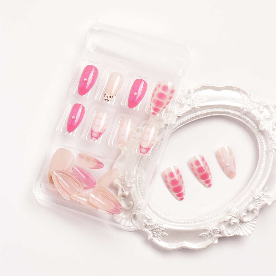 Artistic Animal Print Nail Tips Bowlift