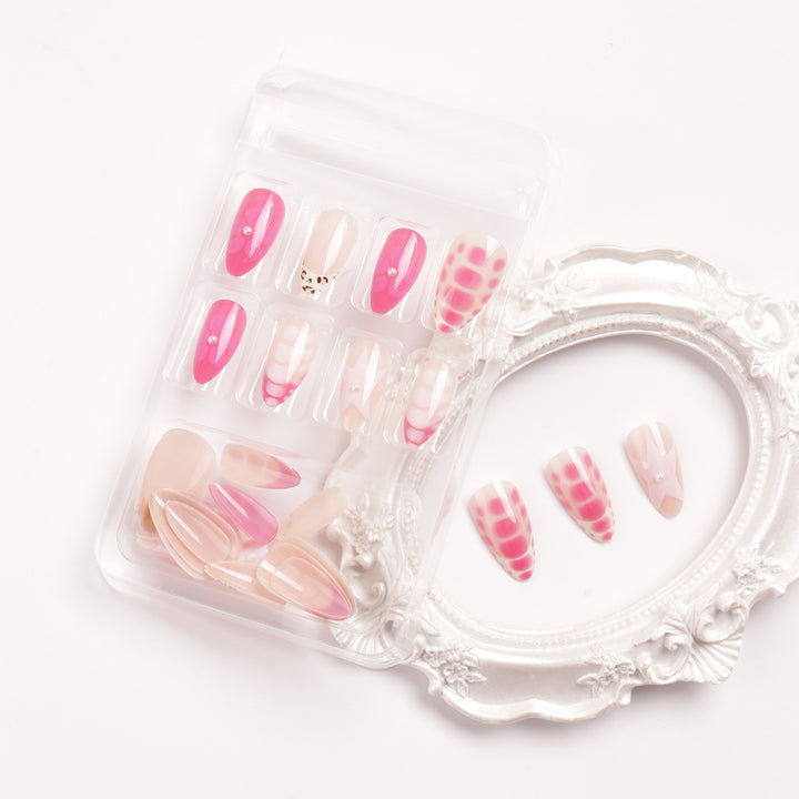 Artistic Animal Print Nail Tips Bowlift