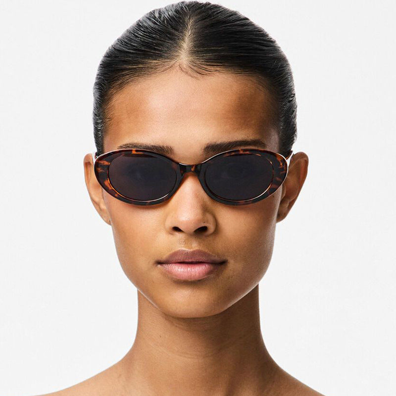 Women's sunglasses in elegant vintage style with UV protection Bowlift
