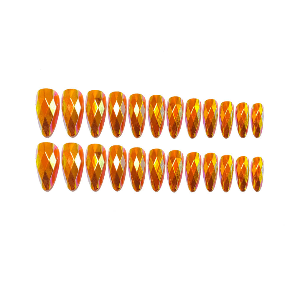 Glamorous artificial nails with faceted effects Bowlift