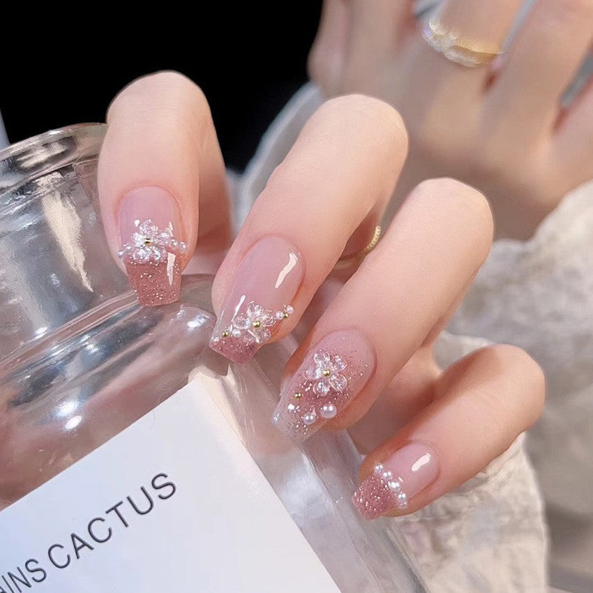 Glamorous artificial nails with moon and star motifs Bowlift