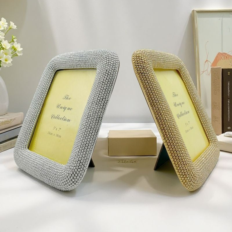 Elegant decorative picture frame with artistic design Bowlift