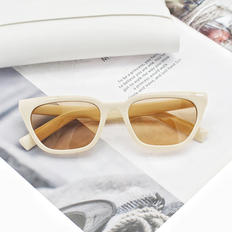 Women's geometric designer sunglasses in modern look Bowlift
