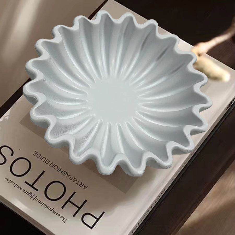 Decorative serving bowl with wave design Bowlift