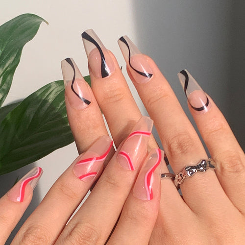 Trendy Artificial Nails with Wave Design Bowlift