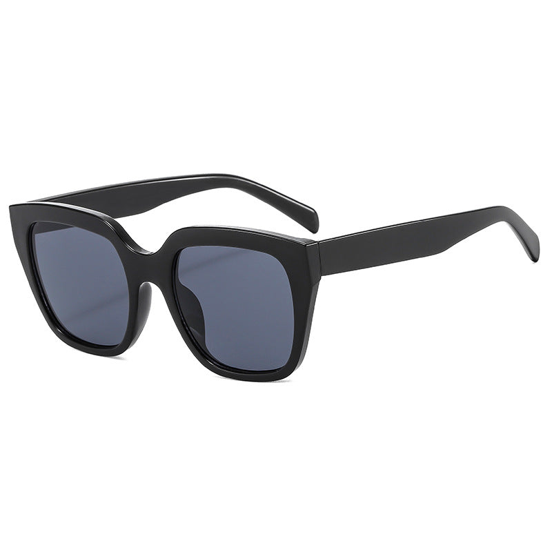 Ladies stylish sunglasses in modern square design Bowlift