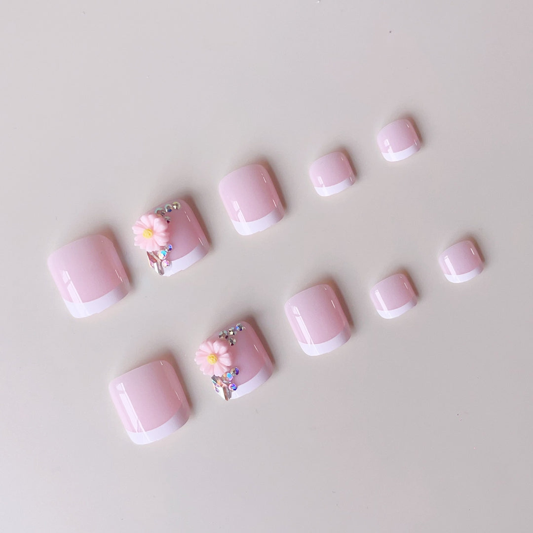 Nail design with floral accents Bowlift