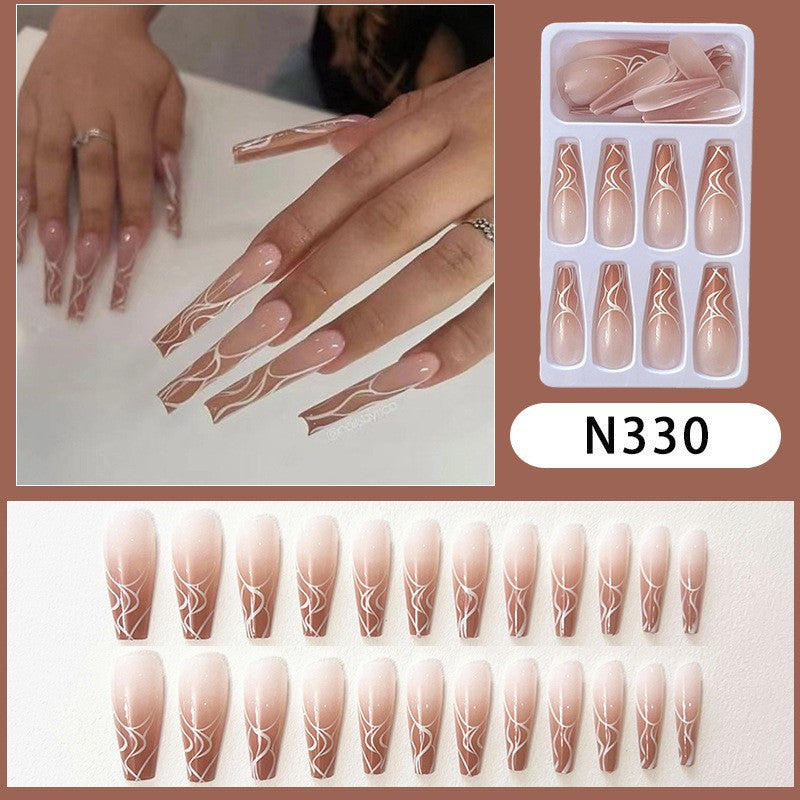 Stylish artificial nails with elegant patterns Bowlift