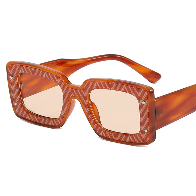 Women Oversized Sunglasses in Modern Square Frame Bowlift