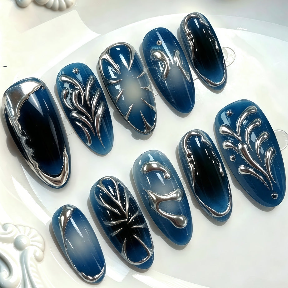 Artificial nails in the elegant leaf design Bowlift