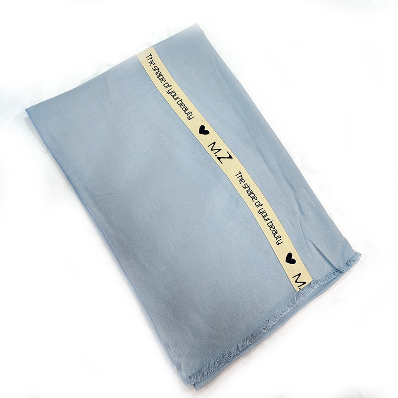 Women's elegant and versatile scarf made of high-quality viscose Bowlift