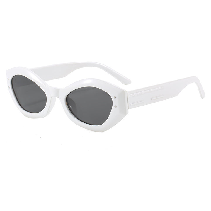 Women's Cat-Eye Sunglasses with Modern Design and Wide Frame Bowlift