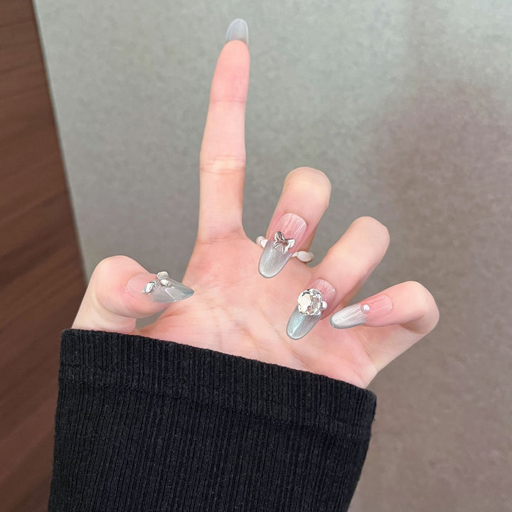 Elegant 3D-Embellished Press-On Nail Art Bowlift