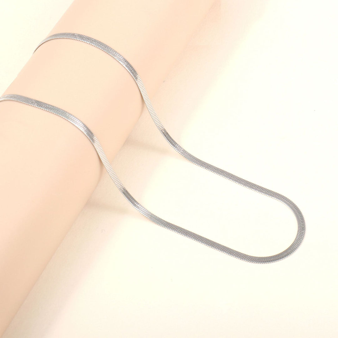Sleek Slim Silver Chain Necklace Bowlift