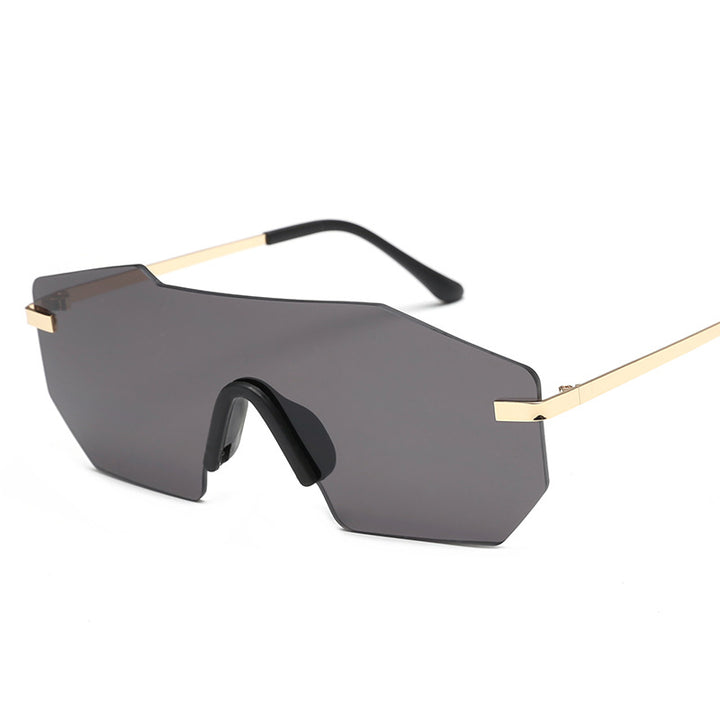 Women's oversized sunglasses in futuristic design Bowlift