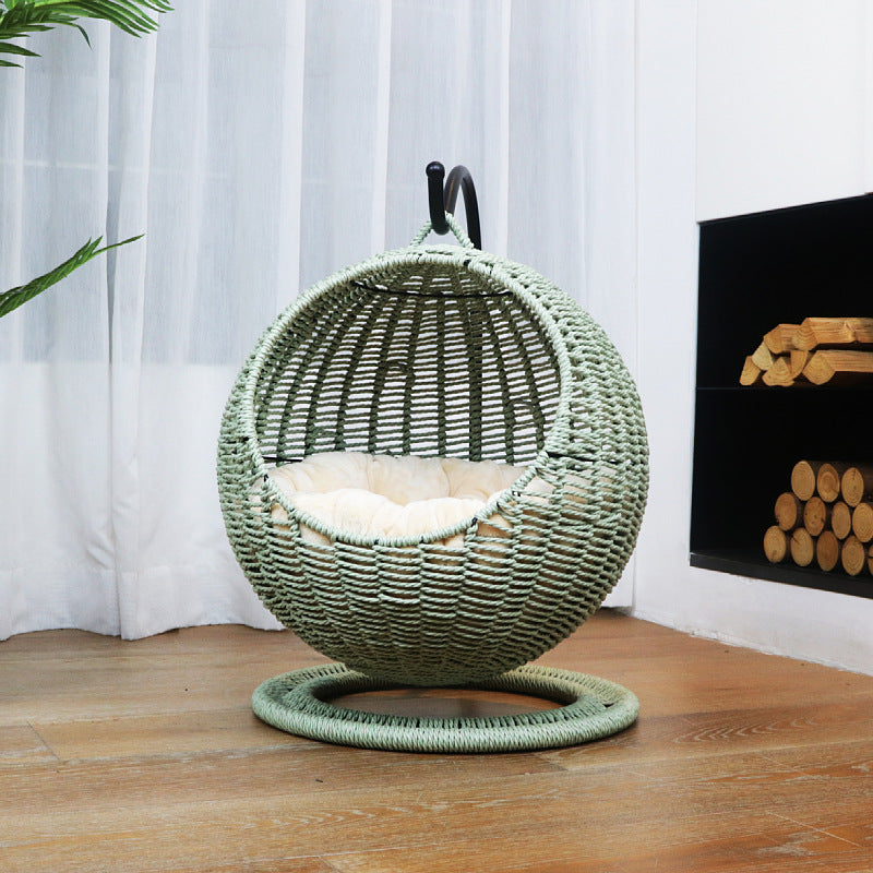 Comfortable hanging chair made of rattan Bowlift