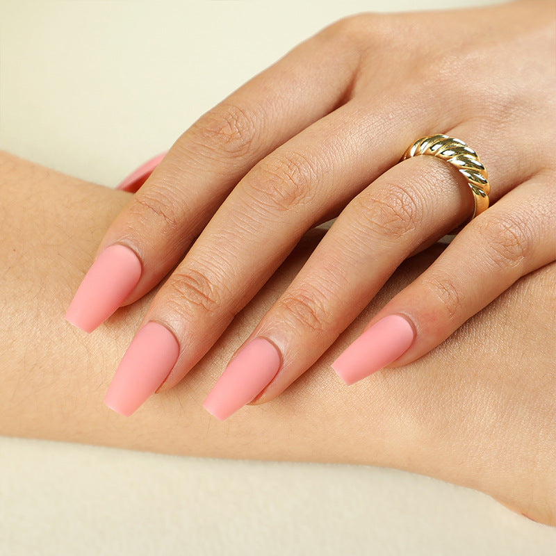 Artful nail extensions with an elegant leaf pattern Bowlift
