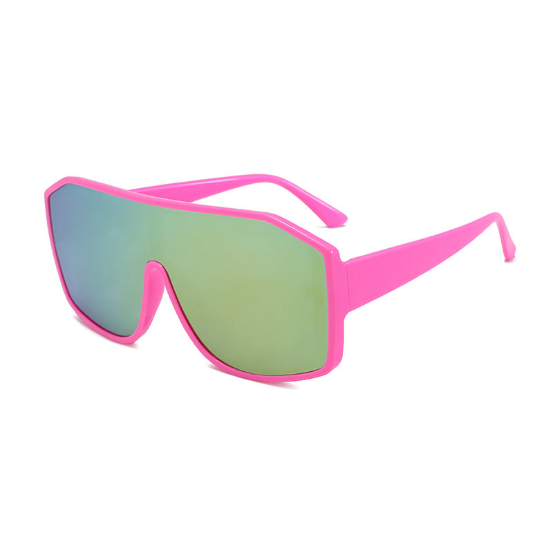 Ladies Fashion Oversized Sunglasses in Futuristic Design Bowlift