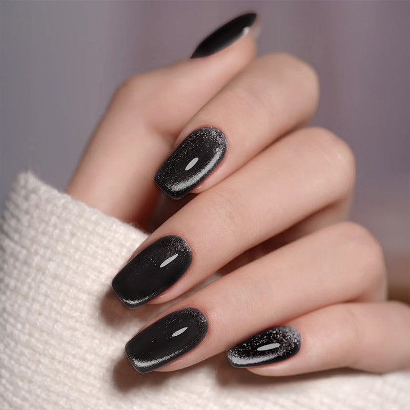 Artificial Nails in Elegant High Gloss Design Bowlift