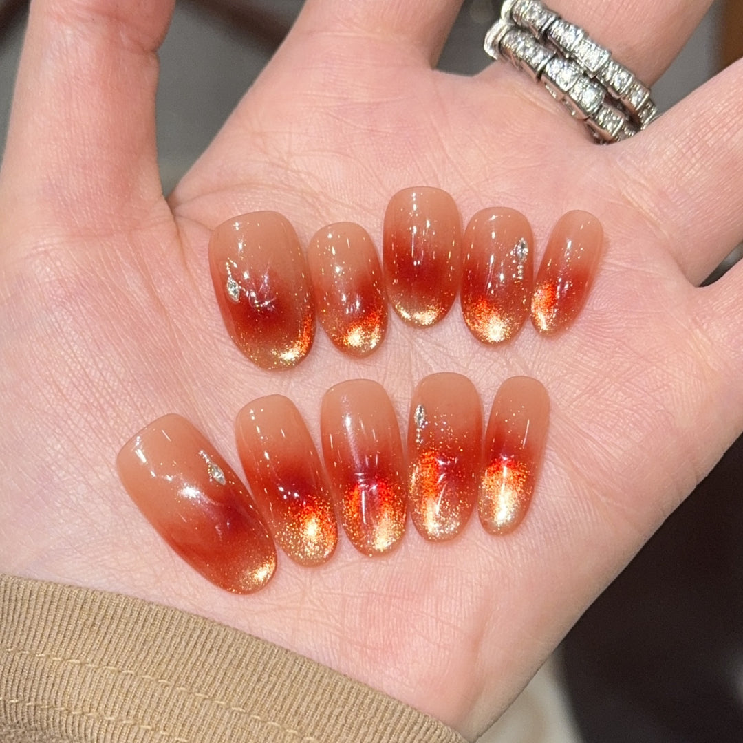 High-quality artificial nails with ombre effect Bowlift