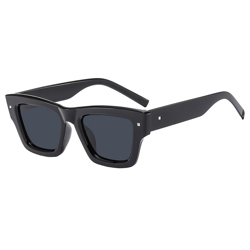 Ladies trendy sunglasses with square frame and UV protection Bowlift