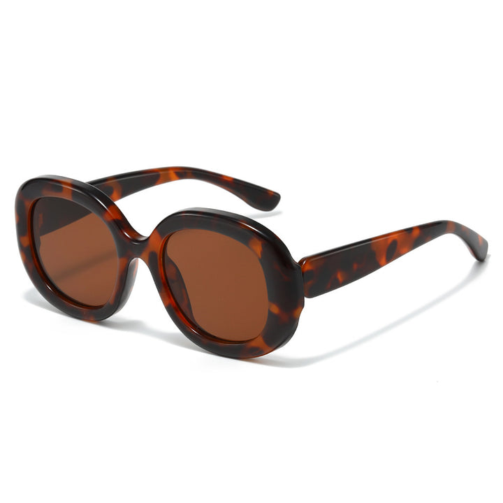 Fashion-Forward Retro-Inspired Round Sunglasses Bowlift