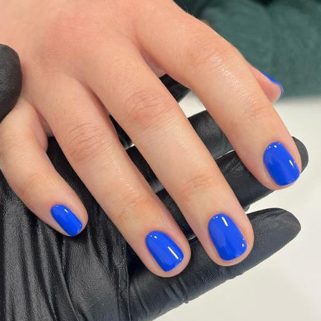 Glamorous nail art with high-gloss finish Bowlift