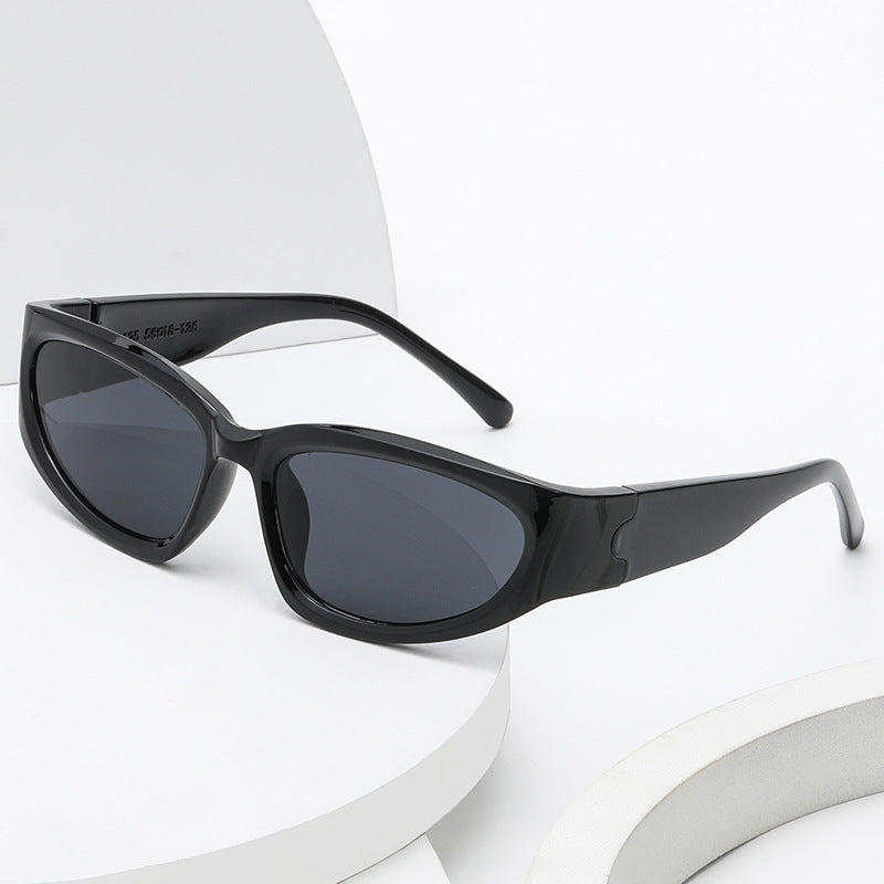 Ladies fashionable sunglasses in elegant tortoiseshell design Bowlift